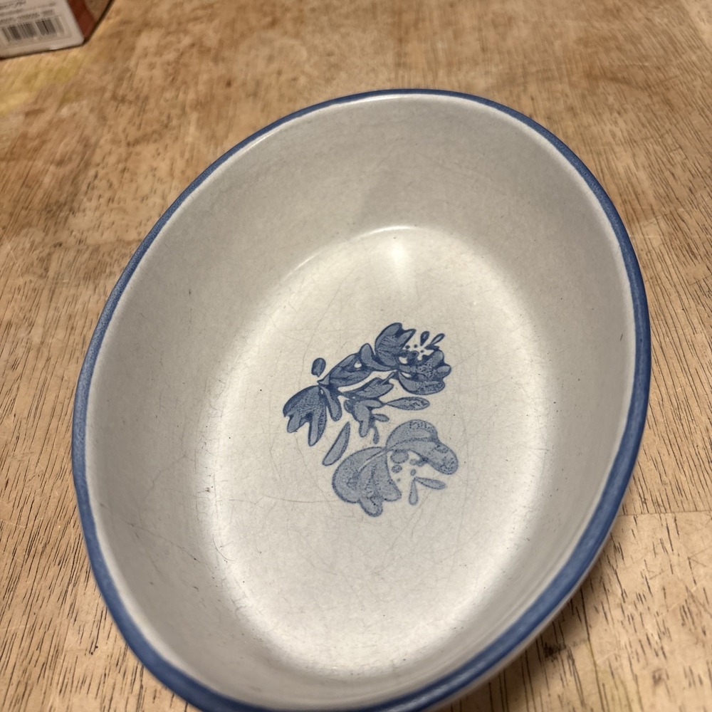 Vintage Pfaltzgraff Yorktowne Small Oval Stoneware Baking/Serving Dish #240 USA